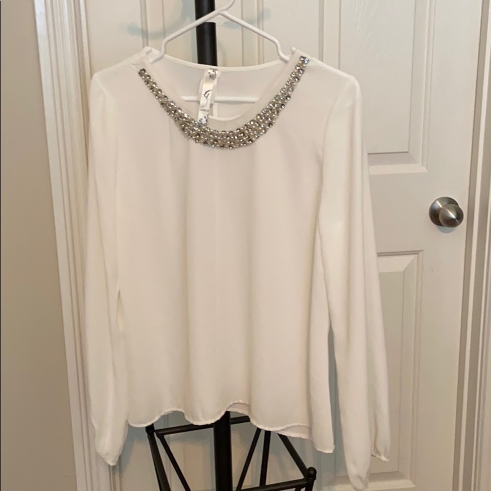 WHITE TOP